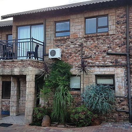 Tsessebe Guesthouse Bloemfontein Bagian luar foto