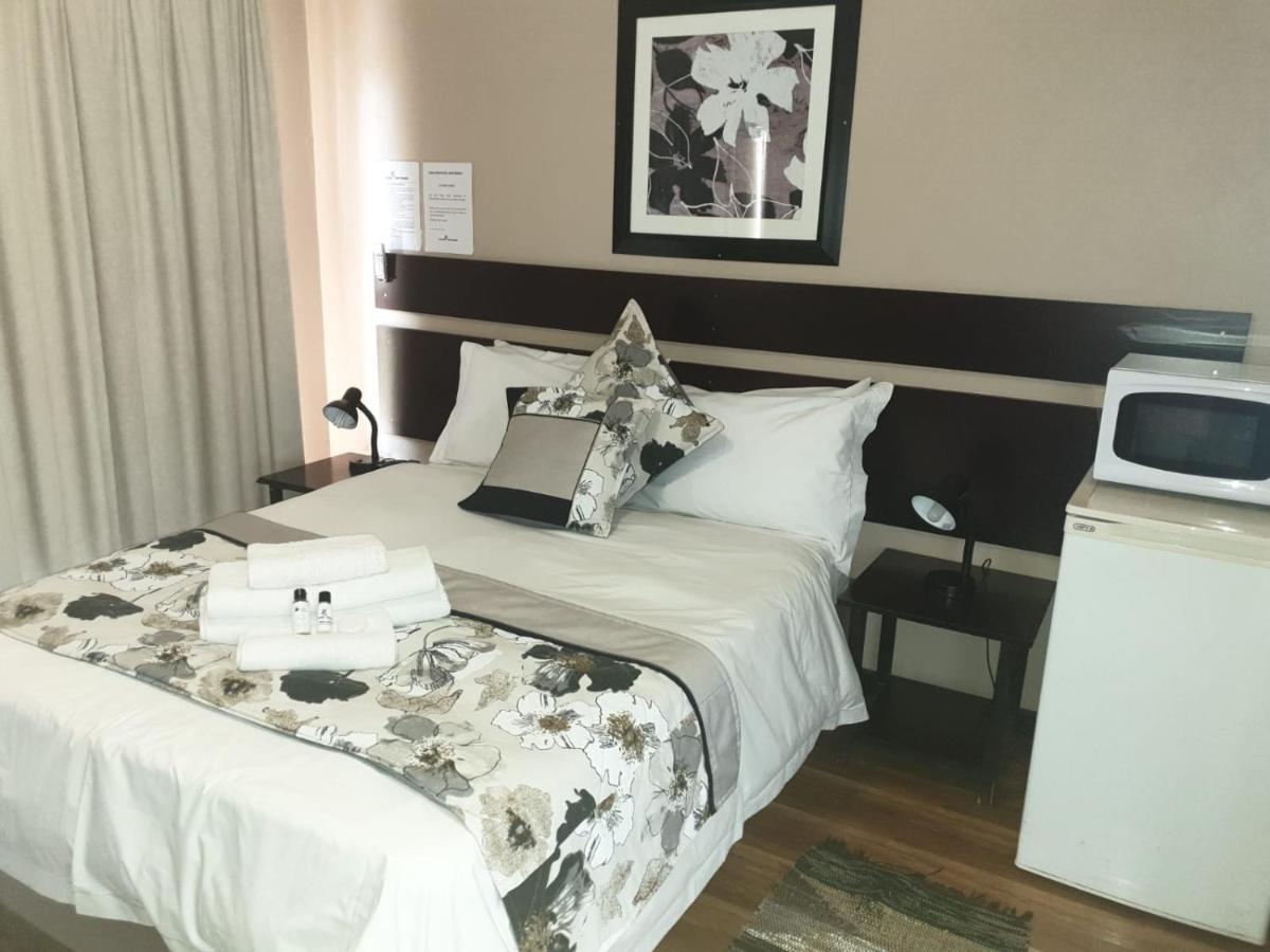 Tsessebe Guesthouse Bloemfontein Bagian luar foto