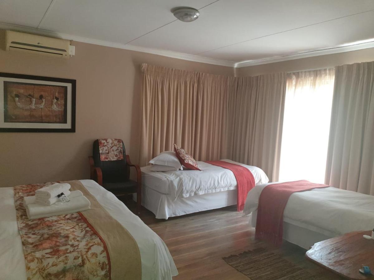 Tsessebe Guesthouse Bloemfontein Bagian luar foto