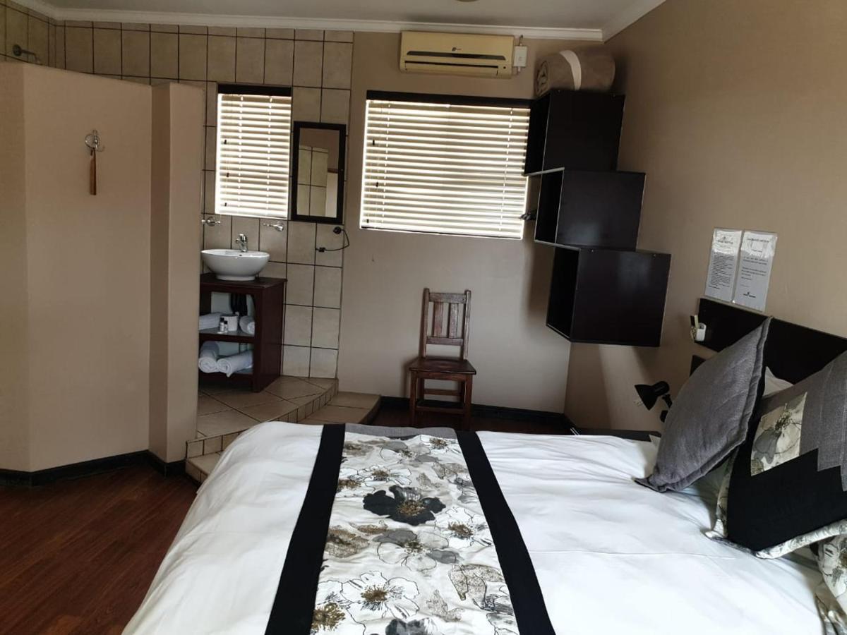 Tsessebe Guesthouse Bloemfontein Bagian luar foto