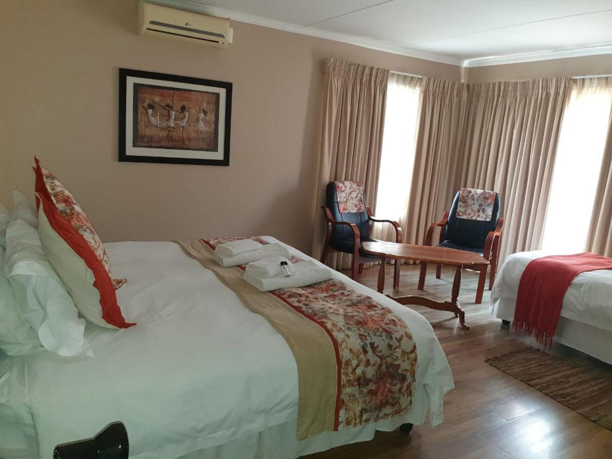 Tsessebe Guesthouse Bloemfontein Bagian luar foto