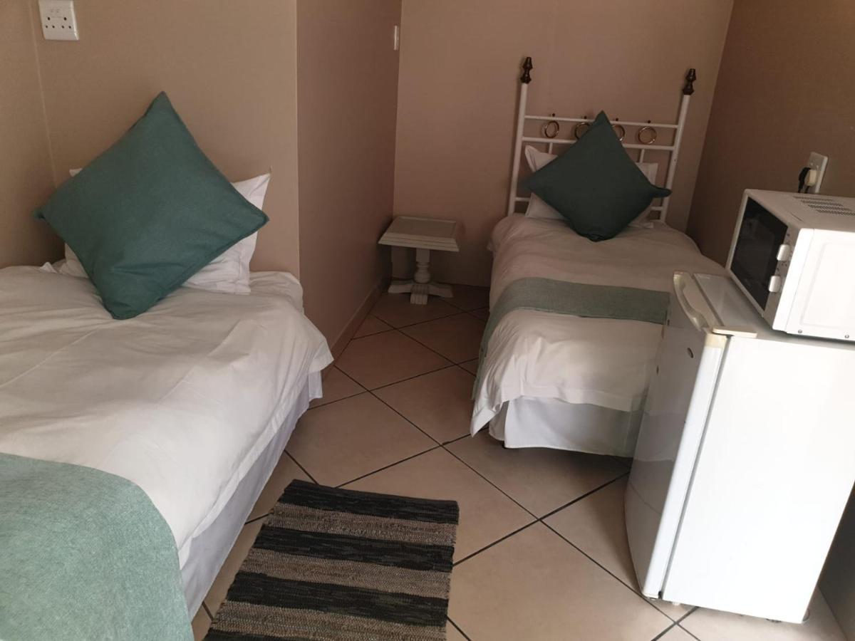 Tsessebe Guesthouse Bloemfontein Bagian luar foto