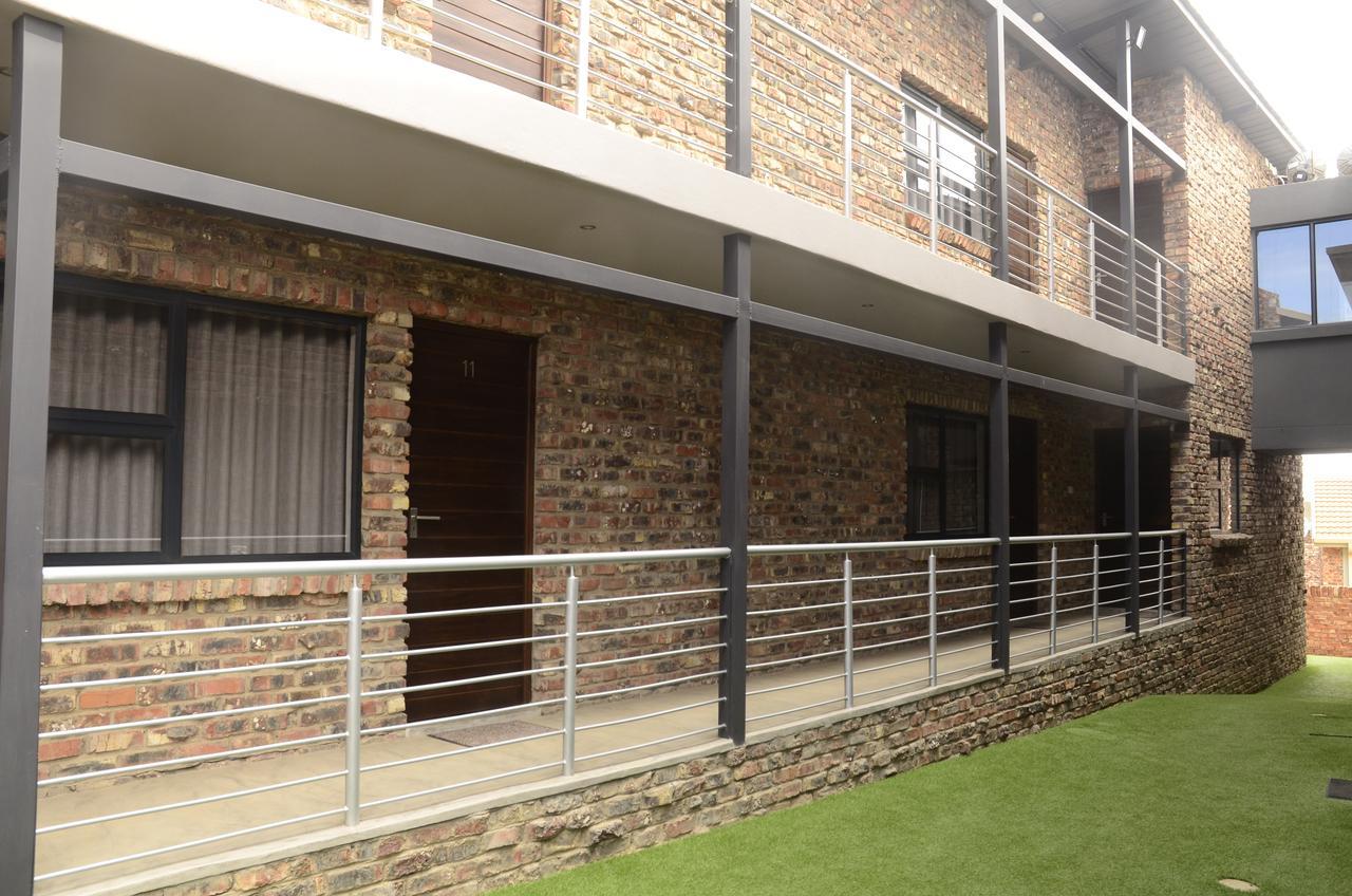 Tsessebe Guesthouse Bloemfontein Bagian luar foto