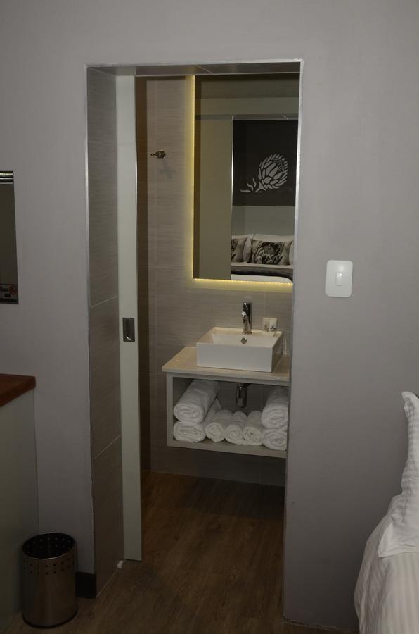 Tsessebe Guesthouse Bloemfontein Bagian luar foto