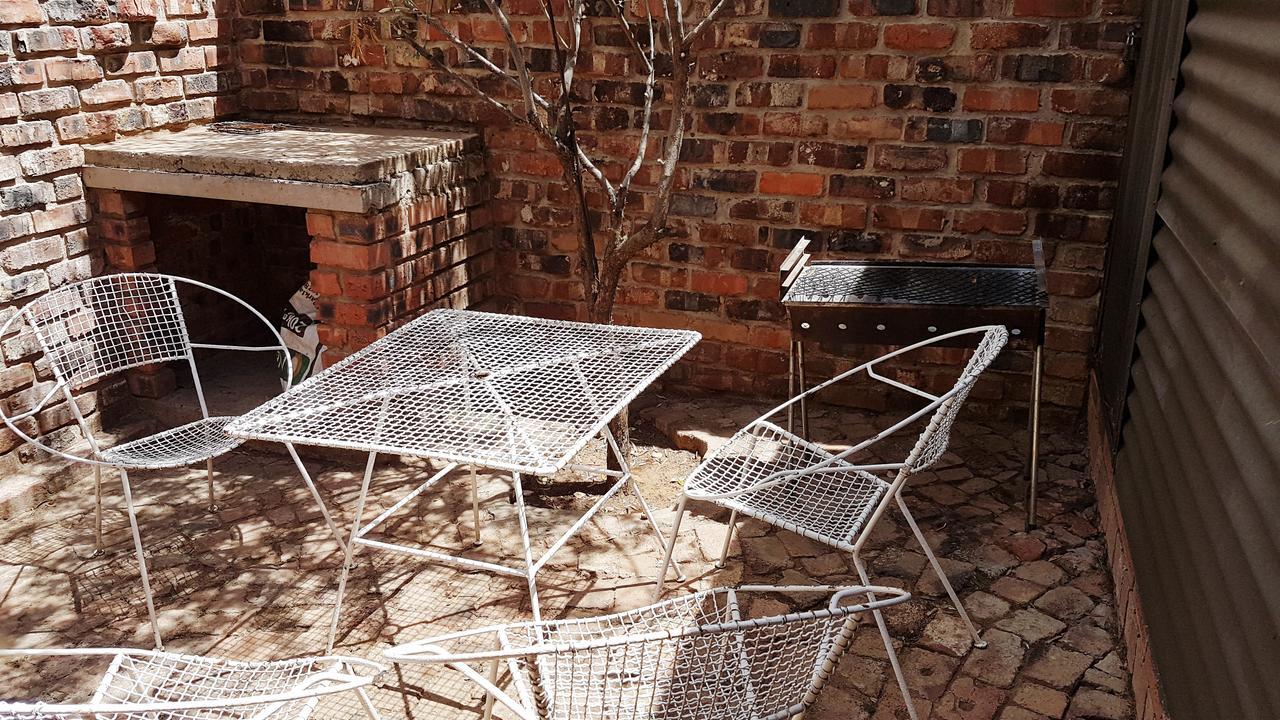 Tsessebe Guesthouse Bloemfontein Bagian luar foto